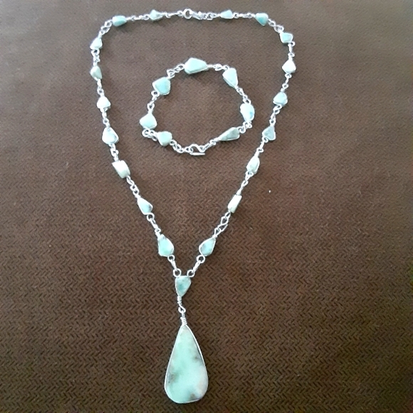Unknown Jewelry - |3/$30| Blue Marbled Stone Set
